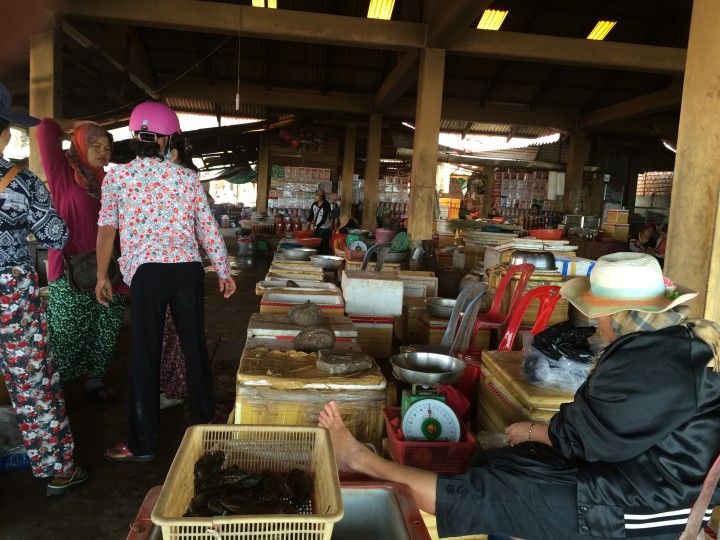 Foto: Eli Zubiria. El mercado del cangrejo de Kep, en Camboya