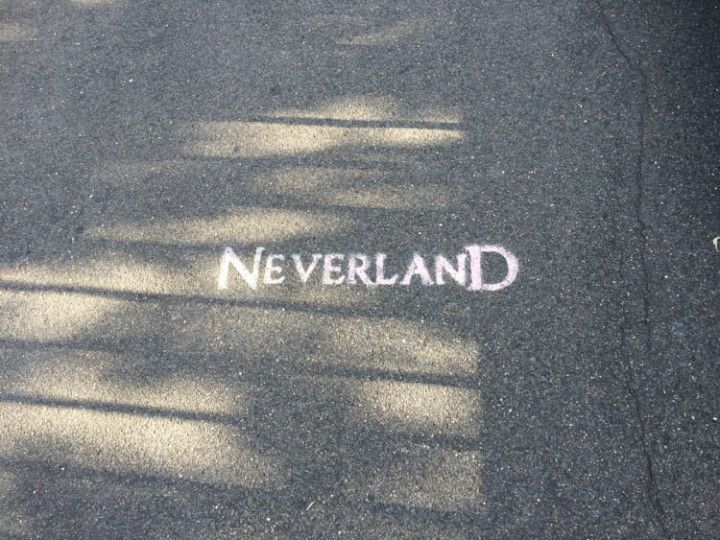  Imagen de Neverland en la cazada junto al parque Victoria.